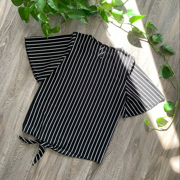 Striped blouse with tie - Picture 2 of 5